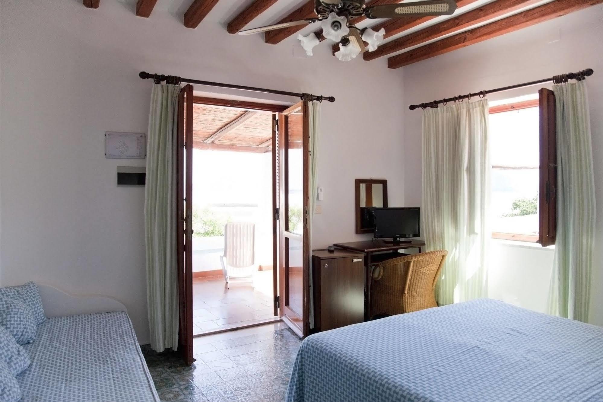 Hotel Cincotta Panarea Exteriér fotografie
